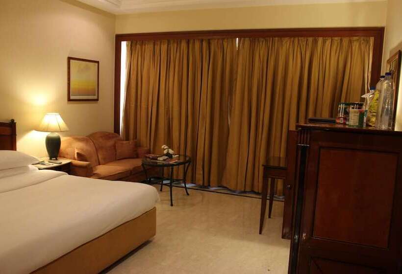 Quarto Deluxe, The Hans, New Delhi