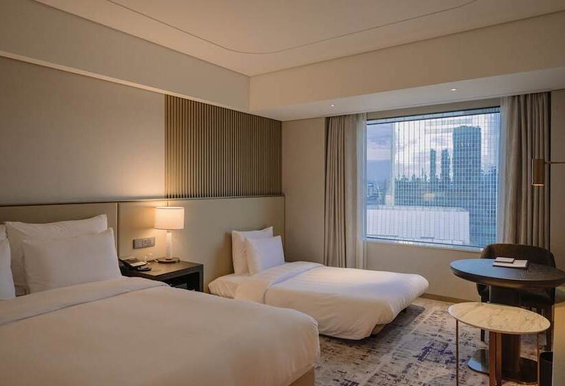 Номер Deluxe Вид на Озеро, Lotte Hotel World