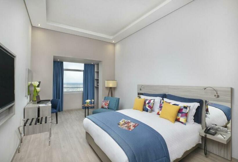 Quarto Estandar Vista Piscina, Marina Bay Tanger