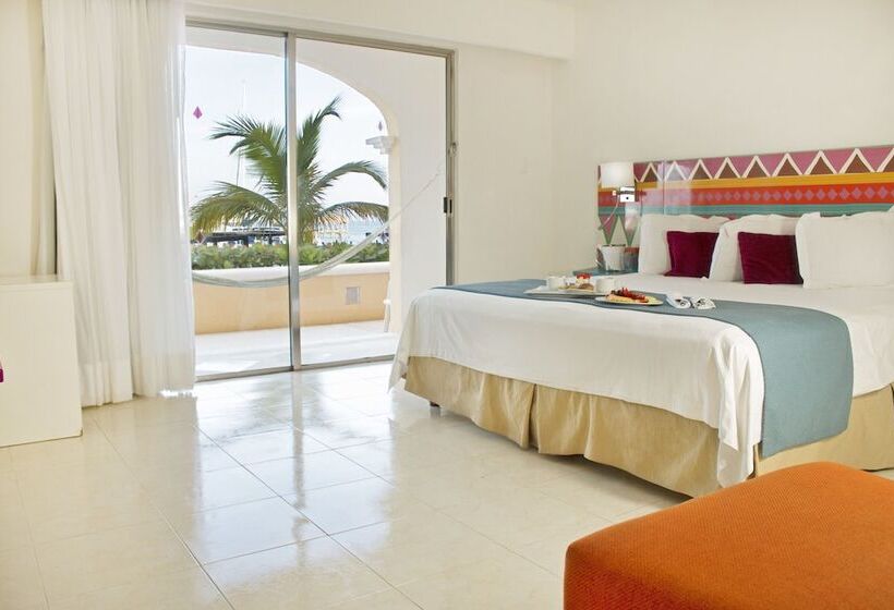 Tengerre Néző Junior Suite, All Ritmo Cancun Resort & Water Park