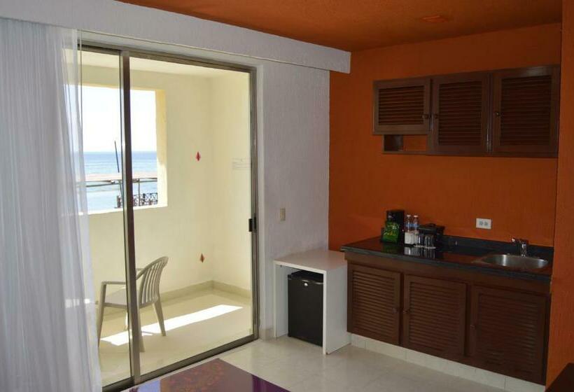 Tengerre Néző Junior Suite, All Ritmo Cancun Resort & Water Park