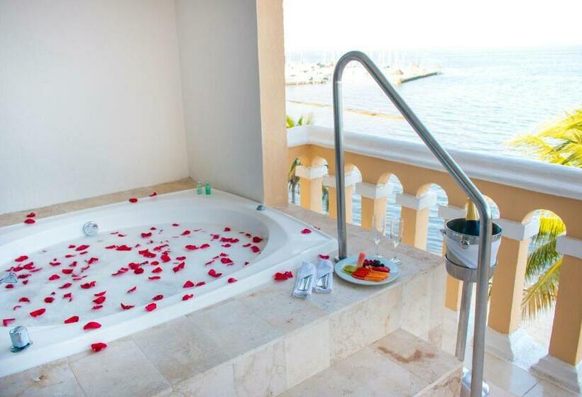 Tengerre Néző Standard Szoba Pezsgőfütdővel, All Ritmo Cancun Resort & Water Park