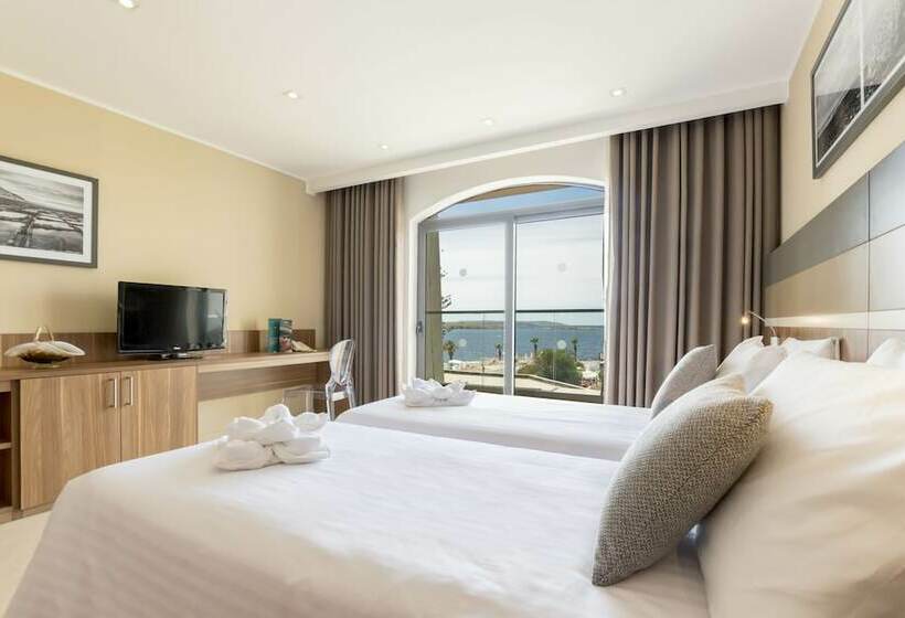 اتاق استاندارد با چشم‌انداز دریا, Doubletree by Hilton Malta