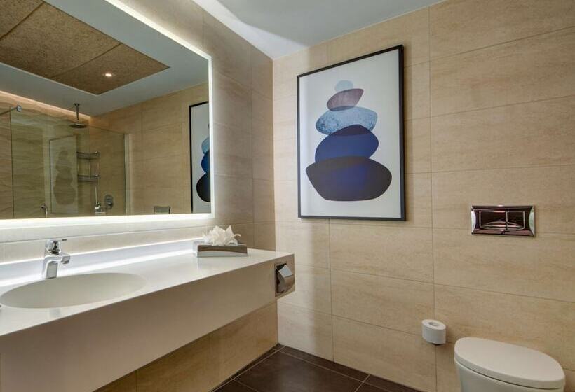 اتاق استاندارد با چشم‌انداز دریا, Doubletree by Hilton Malta