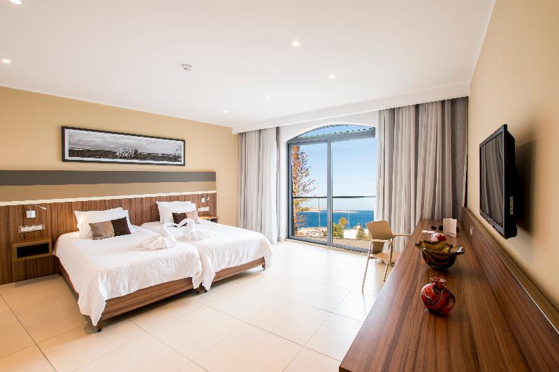 اتاق سوپریور چهار تخته, Doubletree by Hilton Malta