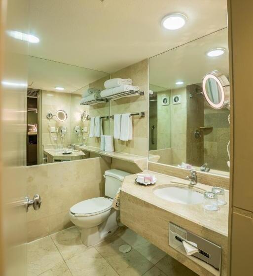Номер Стандарт Вид на Сад, Holiday Inn Guadalajara Expo Plaza Del Sol, An Ihg