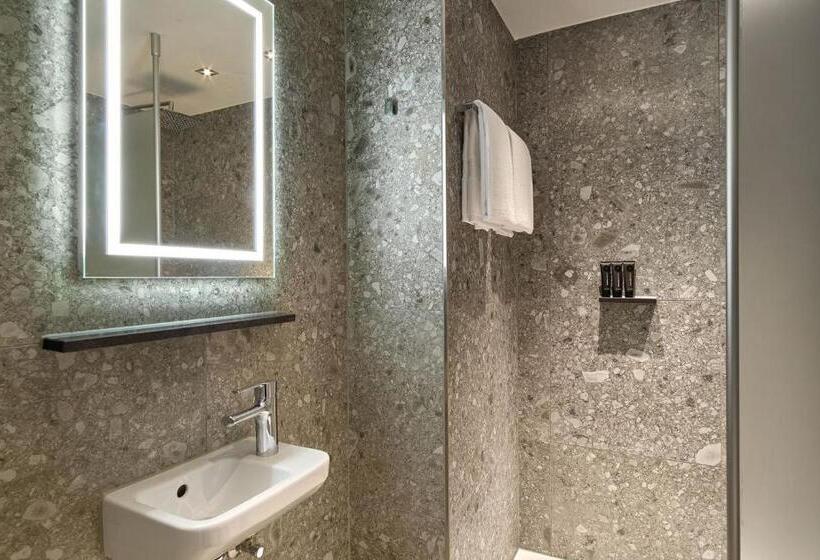 Номер Deluxe с Балконом, Clayton Hotel Amsterdam American