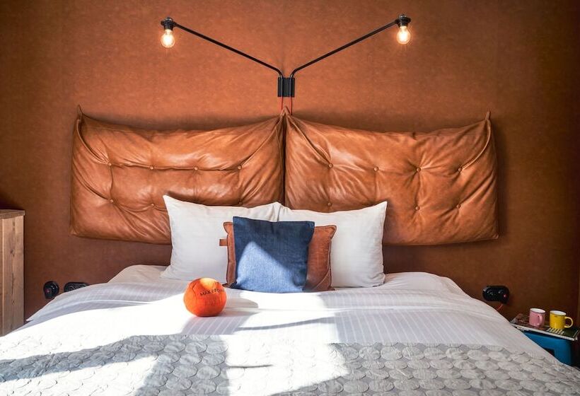 Standard Room, Max Brown Hotel Museum Square, Part Of Sircle Collection