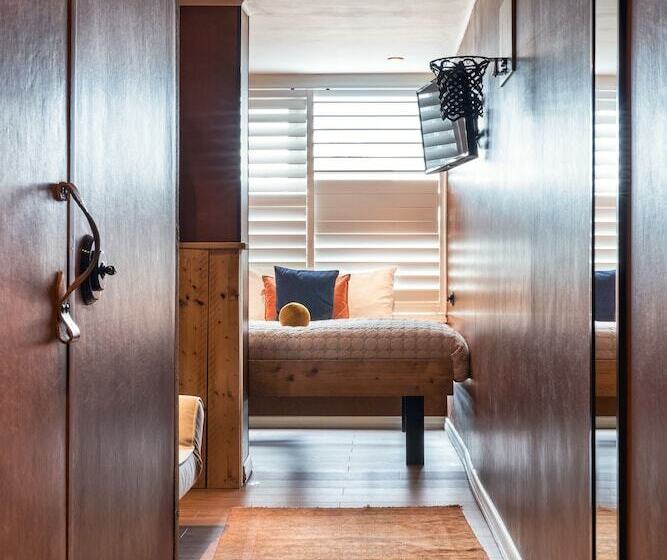 Standard Triple Room, Max Brown Hotel Museum Square, Part Of Sircle Collection