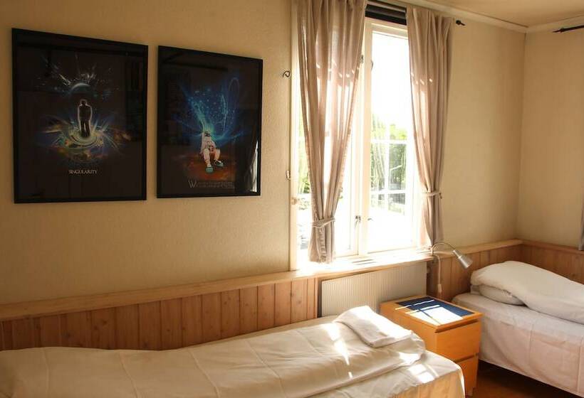 标准三人间, Singsaker Sommerhotell   Hostel