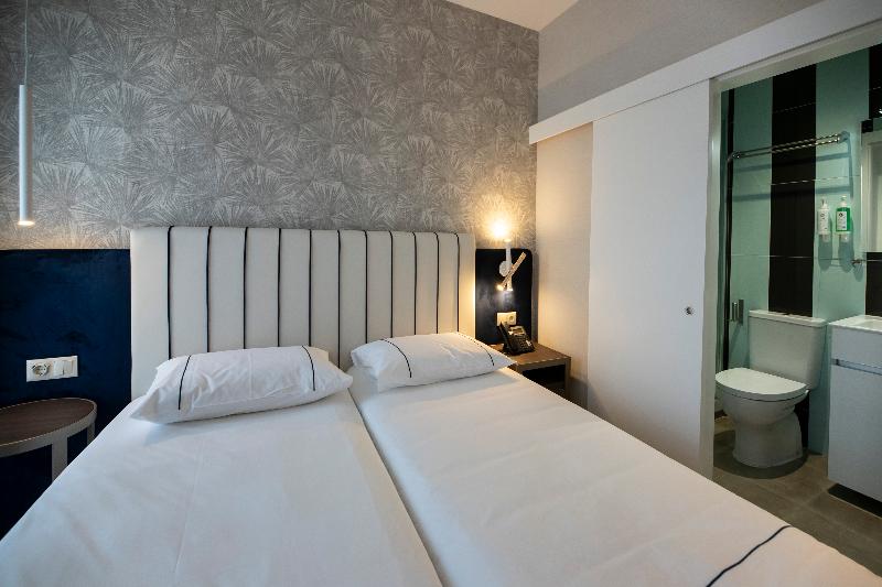 Quarto Estandar, M Ar De Ar Auria