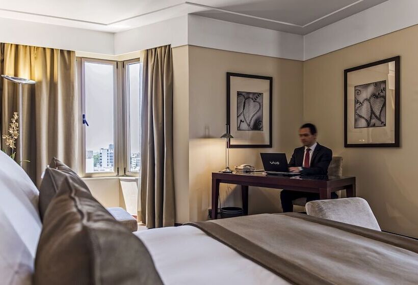 스탠다드 룸 더블 침대 도시 전망, Crowne Plaza Porto, An Ihg