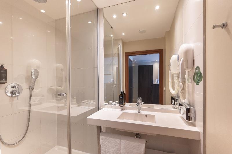 Классический Номер, Mercure Warszawa Grand