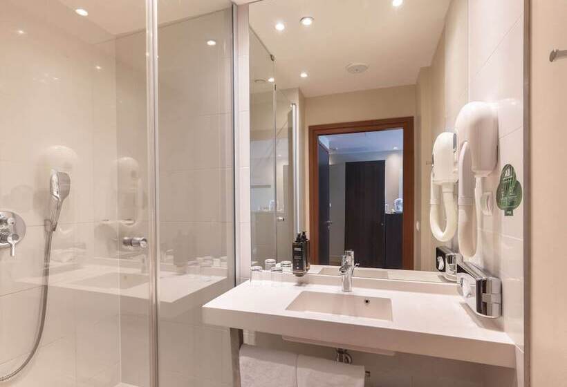 Классический Номер, Mercure Warszawa Grand