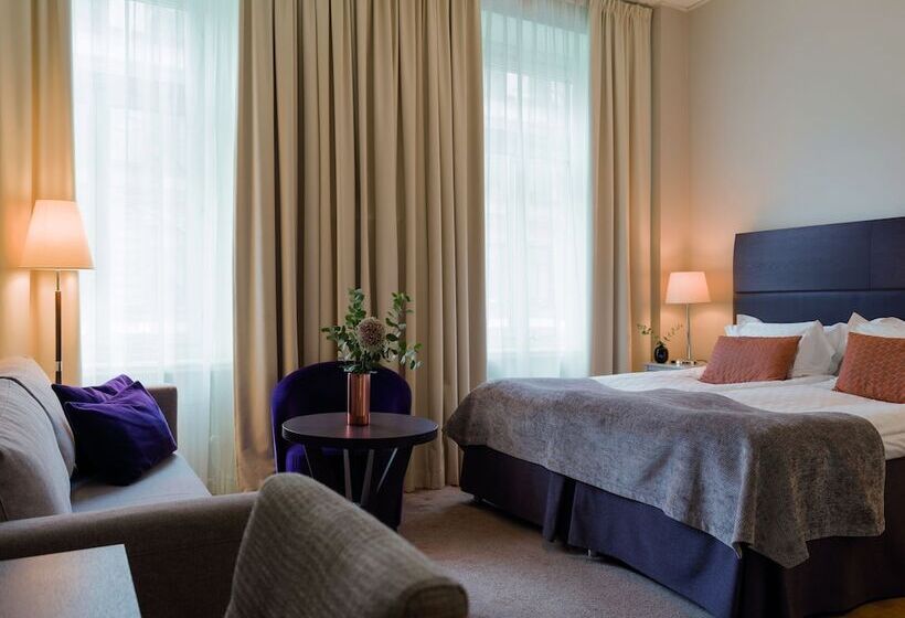 اتاق خانوادگی, Elite Hotel Adlon