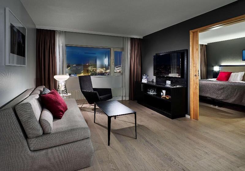 Полулюкс, Gothia Towers & Upper House
