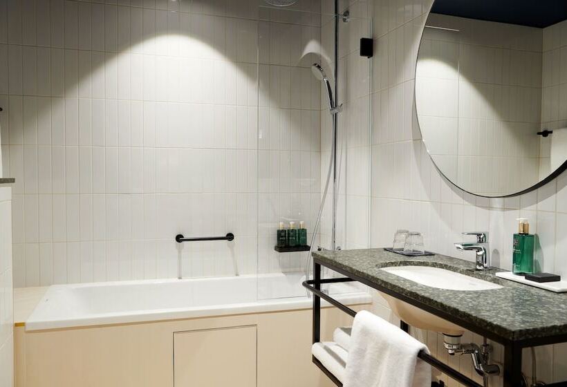 Quarto Triplo Estandar, Solo Sokos Hotel Helsinki