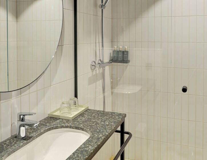 Quarto Triplo Estandar, Solo Sokos Hotel Helsinki