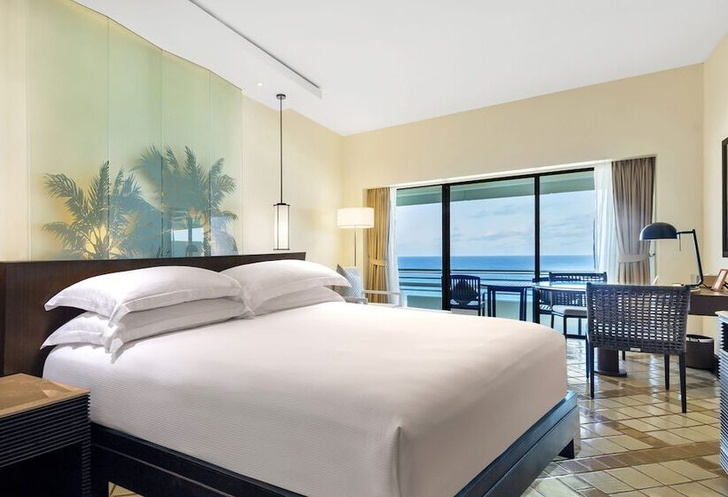 Номер Deluxe Вид на Море, Pullman Phuket Karon Beach Resort