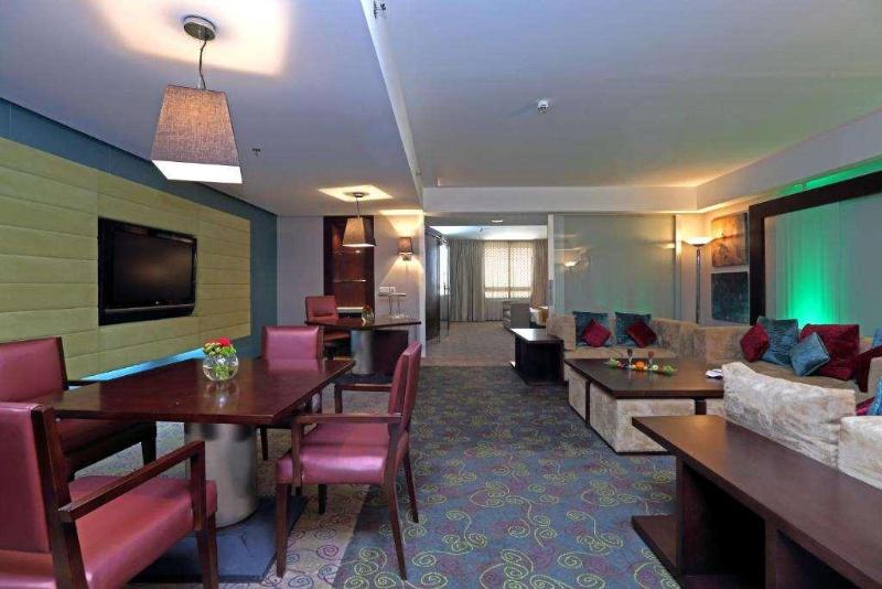 Люкс, Radisson Blu Hotel, Riyadh