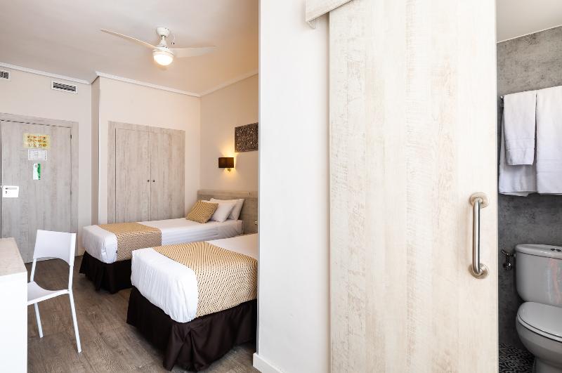 Quarto Superior, Tropicana Pattaya