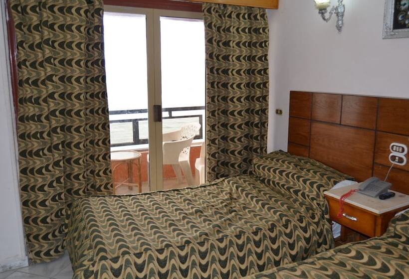 اتاق اساندارد با چشم‌انداز جانبی به دریا, Regency Hotel Alexandria