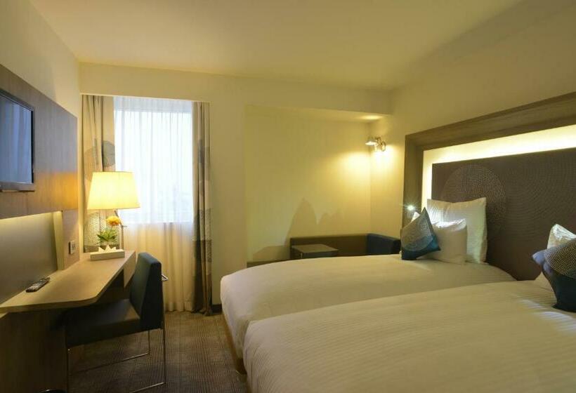 수피리어 룸 풀장 전망, Novotel Cairo Airport
