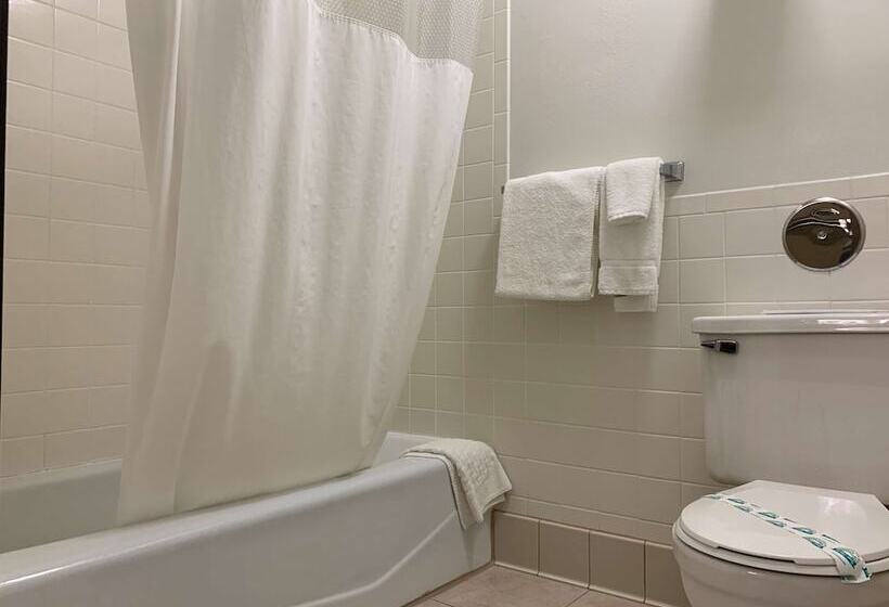 Номер Стандарт 2 Двуспальные Кровати, Best Western Maritime Inn