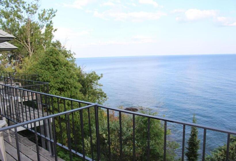 Номер Стандарт 2 Двуспальные Кровати, Cliff Dweller On Lake Superior