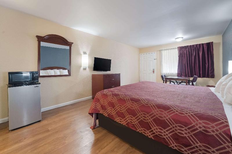 Стандартный Номер Кровать Кинг, Econo Lodge