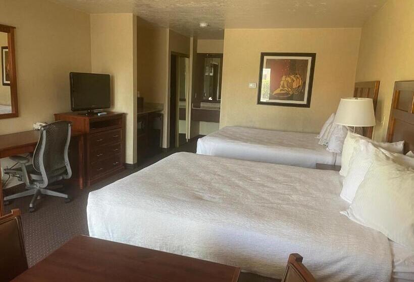 스탠다드 룸 풀장 전망, Best Western Plus Weston Inn