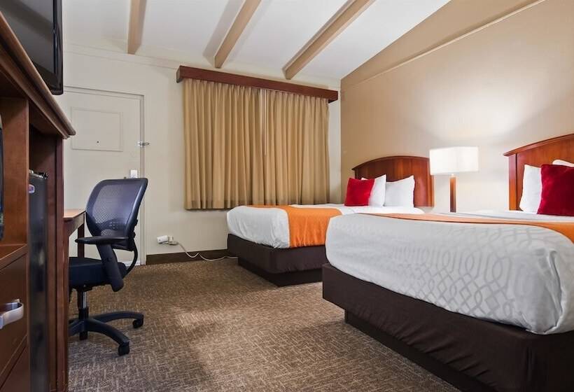 Номер Стандарт 2 Двуспальные Кровати, Best Western University Inn