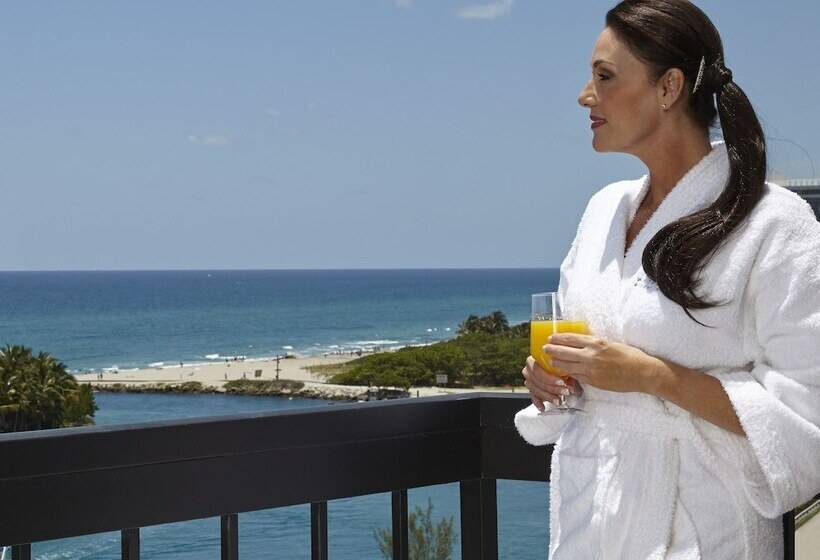 חדר סטנדרט שתי מיטות זוגיות, Waterstone Resort & Marina Boca Raton, Curio Collection By Hilton