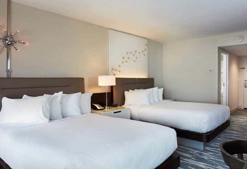 חדר סטנדרט שתי מיטות זוגיות, Waterstone Resort & Marina Boca Raton, Curio Collection By Hilton