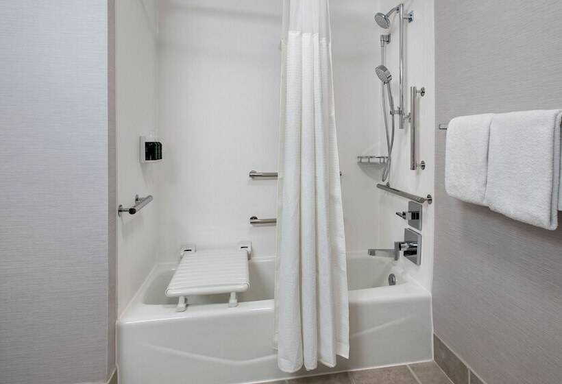 带2个双人床的标准工作室, Courtyard By Marriott Annapolis