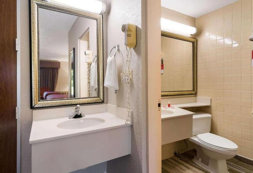 Номер Стандарт, Econo Lodge   Perry National Fair Ground Area