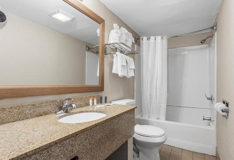 2 Bedrooms Suite Sea View, Ocean Crest Inn And Suites