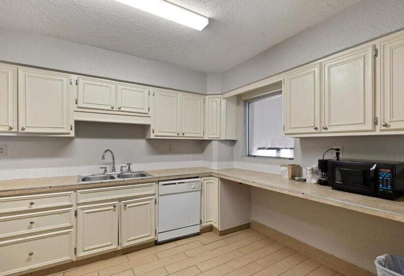 2침실 펜트하우스 아파트, Ocean Crest Inn And Suites