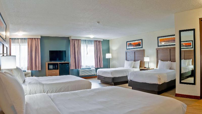스탠다드 룸 킹사이즈 침대, Quality Inn Milansandusky
