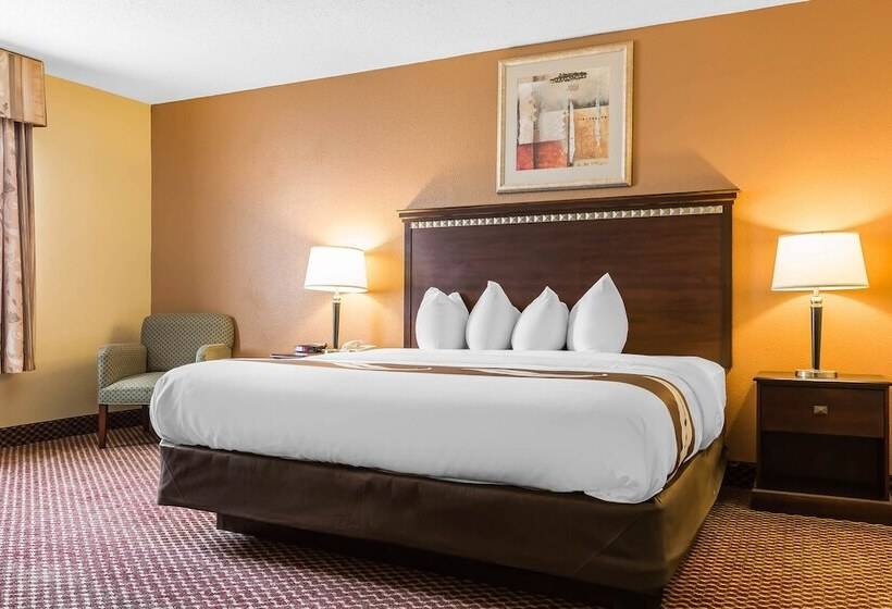 キングサイズベッドのスイートルーム, Quality Inn & Suites Bloomington University Area