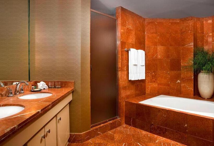 Пентхаус Люкс, Sheraton Crescent