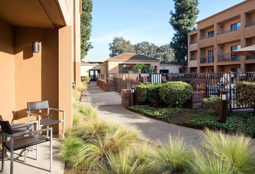 풀장 전망 디럭스 룸, Sonesta Select Los Angeles Lax El Segundo