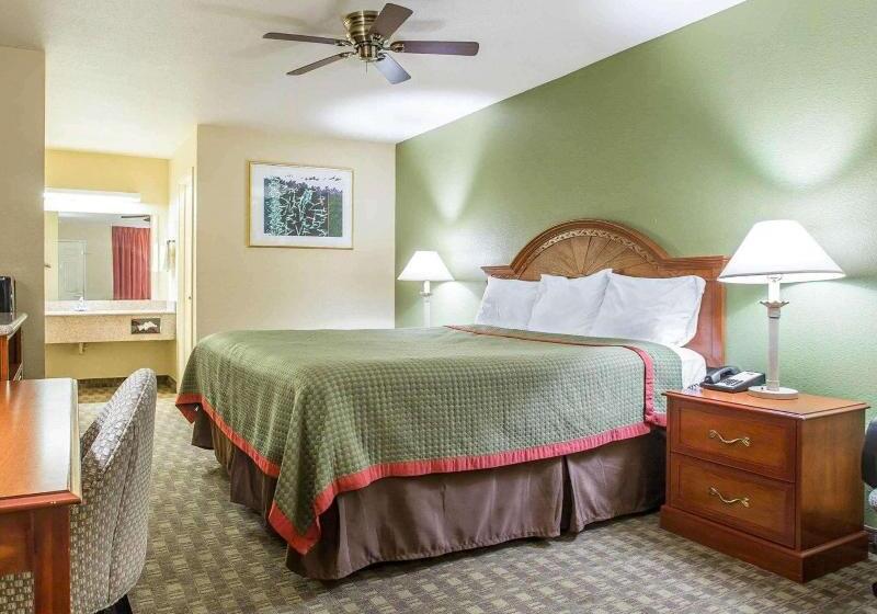 适合残疾人使用的标准间, Hampton Inn Virginia Beachoceanfront North