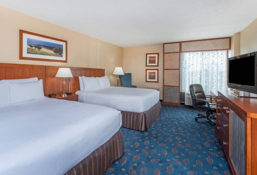 스탠다드 룸, Crowne Plaza Dulles Airport, An Ihg