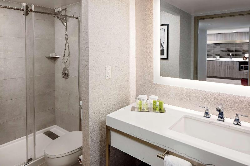 מיטת קינג בסוויטה, Doubletree By Hilton Tulsa Downtown
