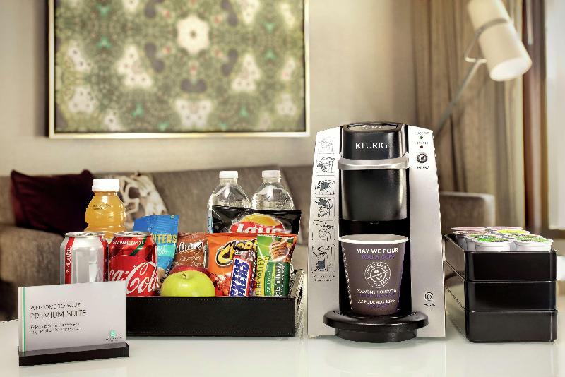이그제큐티브 스위트 킹침대, Embassy Suites By Hilton Crystal City National Airport