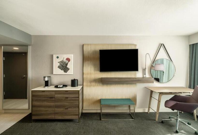 장애인을 위한 킹사이즈 침대 스탠다드 룸, Crowne Plaza Atlanta Ne   Norcross