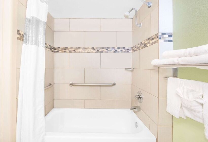 Номер Стандарт 2 Двуспальные Кровати, Days Inn By Wyndham Roswell