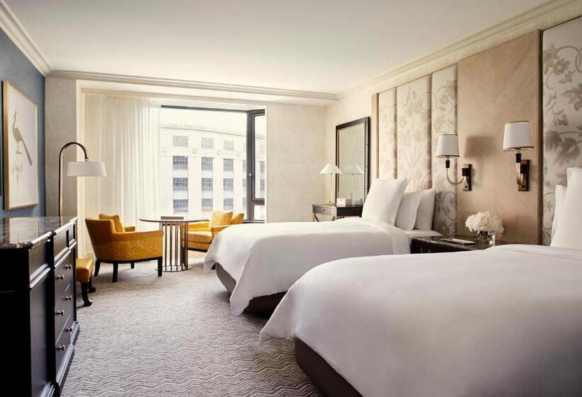 Номер Deluxe, Four Seasons  Boston
