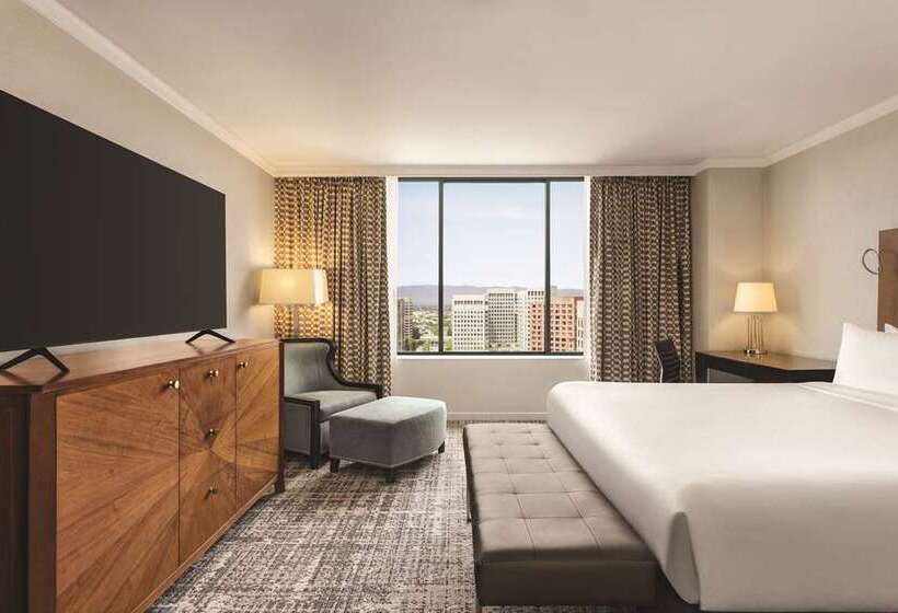 Стандартный Номер Кровать Кинг, Hilton Charlotte University Place